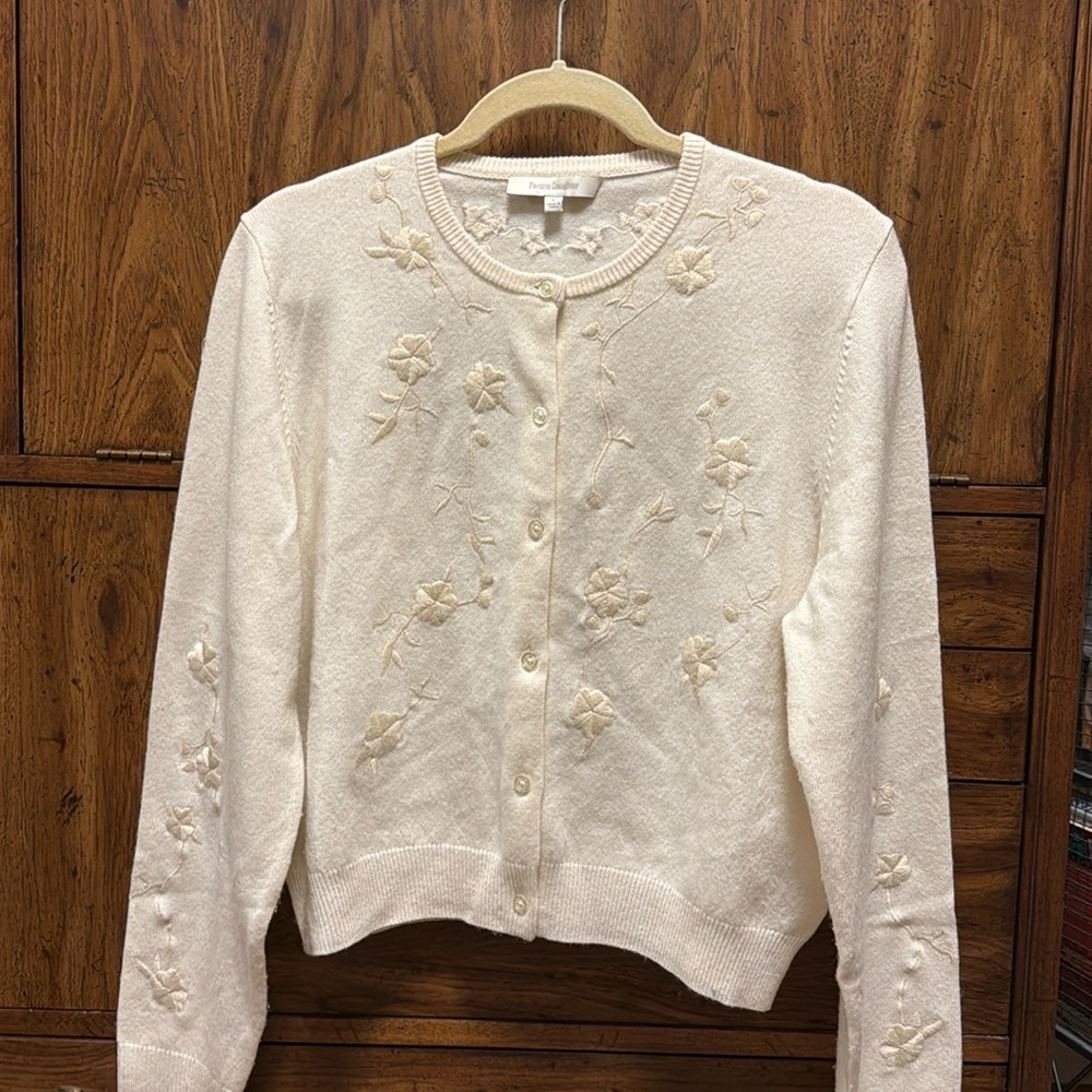 Cardigan with Creamy details L